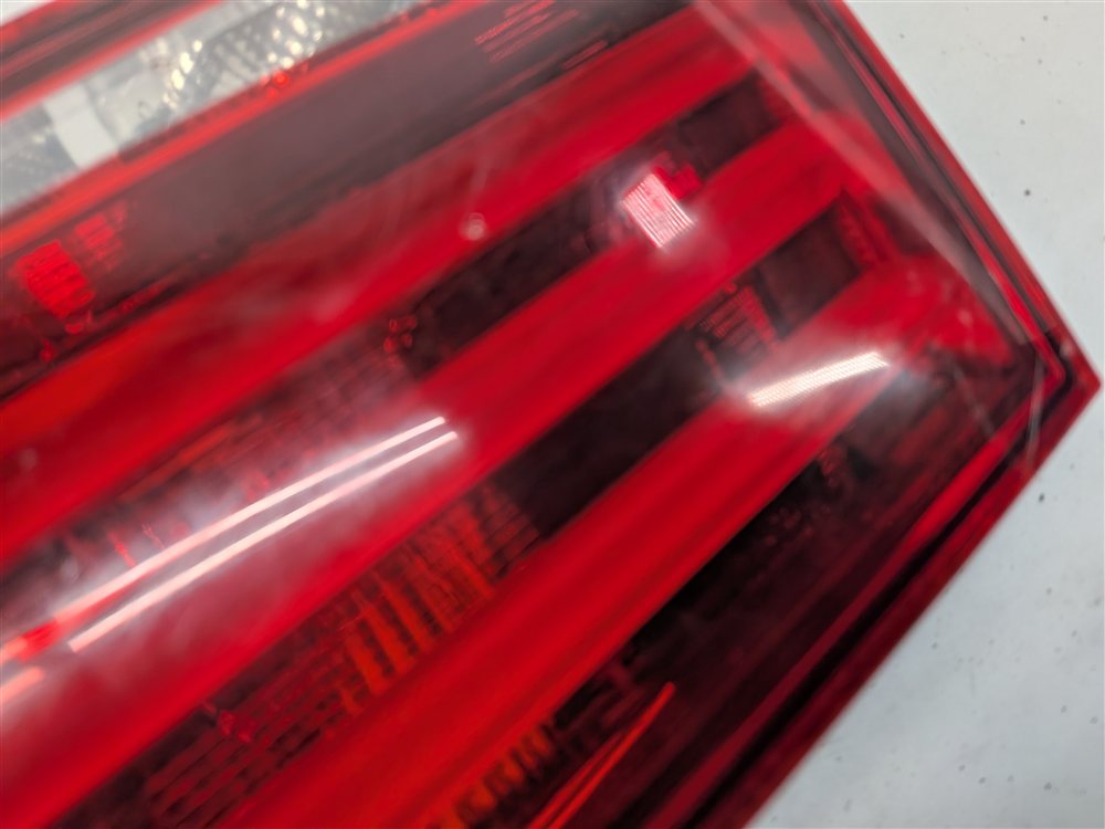 Thumbnail 9: 11-13 BMW 528i 535i 550i M5 (F10) REAR RIGHT PASSENGER INNER TRUNK TAILLIGHT