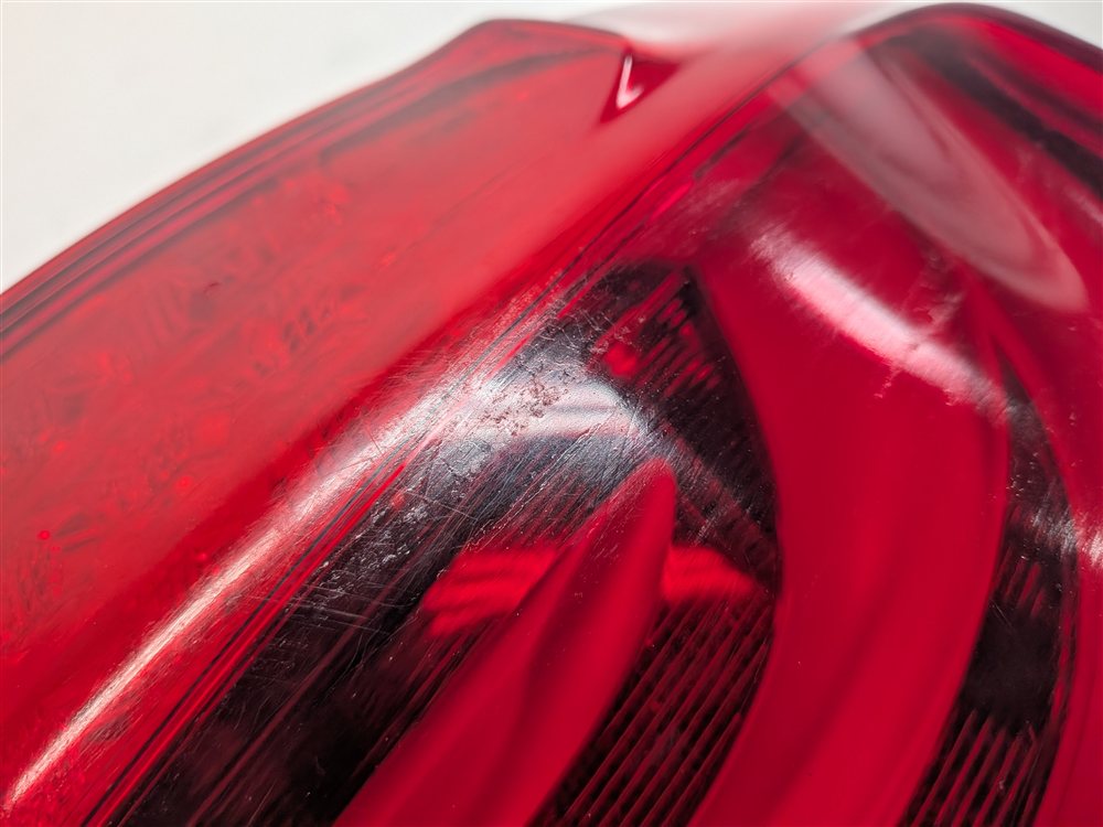 Thumbnail 10: 11-13 BMW 528i 535i 550i M5 (F10) REAR RIGHT PASSENGER OUTER TAILLIGHT LAMP