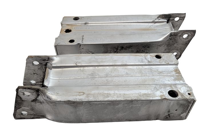 Thumbnail 2: 10-18 MERCEDES E300 E350 E400 E550 CLS550 FRONT LEFT/RIGHT BUMPER BRACKET SET/2
