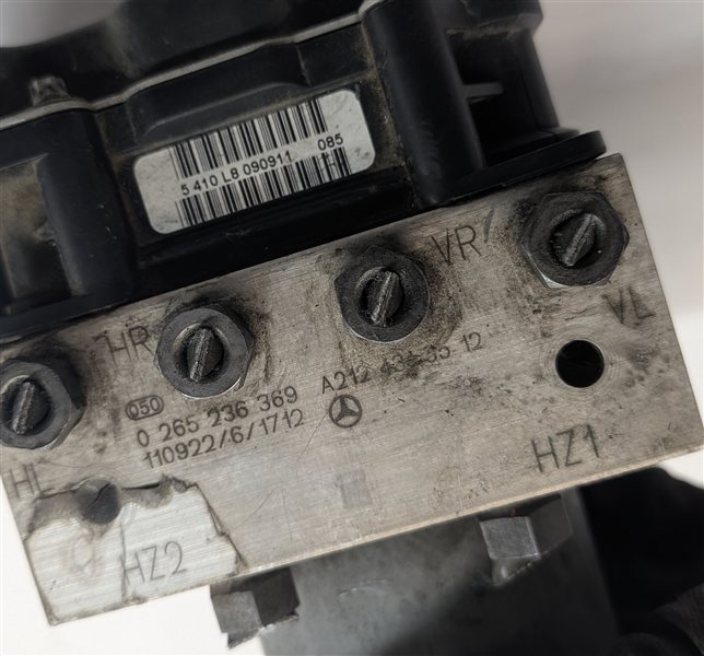 Thumbnail 7: 2011-2012 MERCEDES BENZ E300 E350 E550 (W212) ABS BRAKE PUMP w/ MODULE