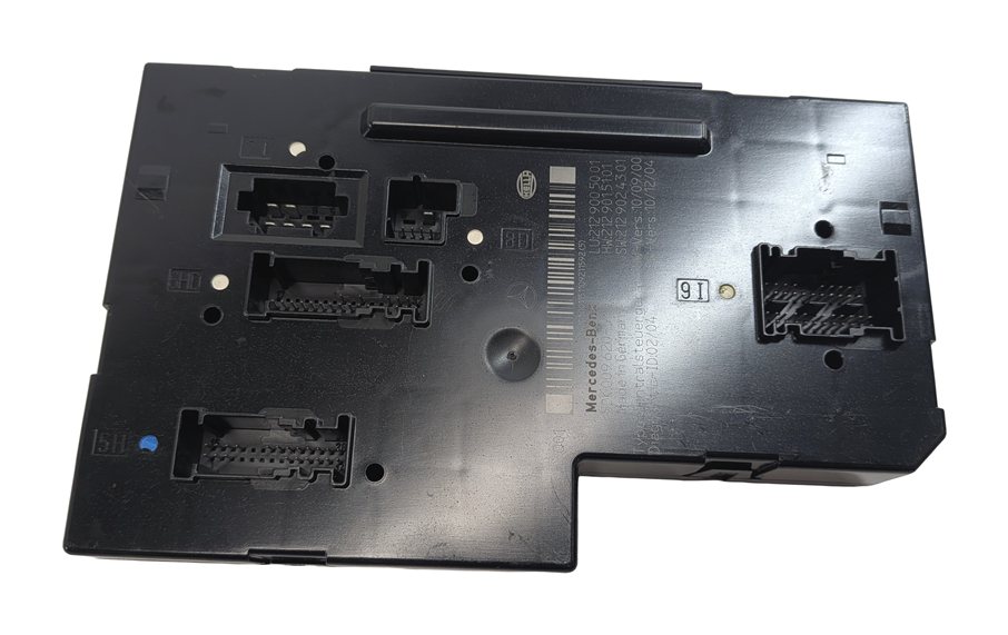 Thumbnail 2: 11-12 MERCEDES E350 E550 CLS550 (W212 W218) REAR SIGNAL ACQUISITION MODULE SAM