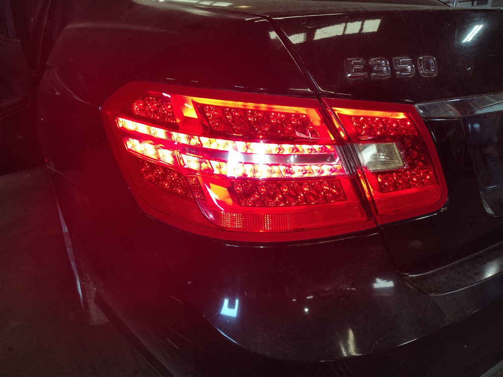 Thumbnail 2: 10-13 MERCEDES E-CLASS (W212) SEDAN LEFT DRIVER REAR TAILLIGHT BRAKE LIGHT LAMP