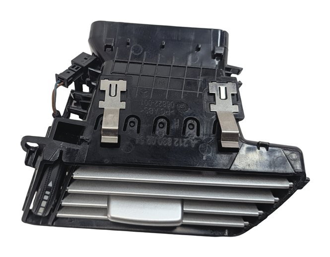Thumbnail 3: 2012 MERCEDES E350 (W212) FRONT RIGHT PASSENGER DASH HEAT AIR AC VENT (Black)