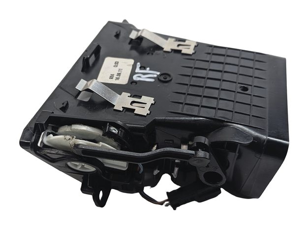 Thumbnail 4: 2012 MERCEDES E350 (W212) FRONT RIGHT PASSENGER DASH HEAT AIR AC VENT (Black)