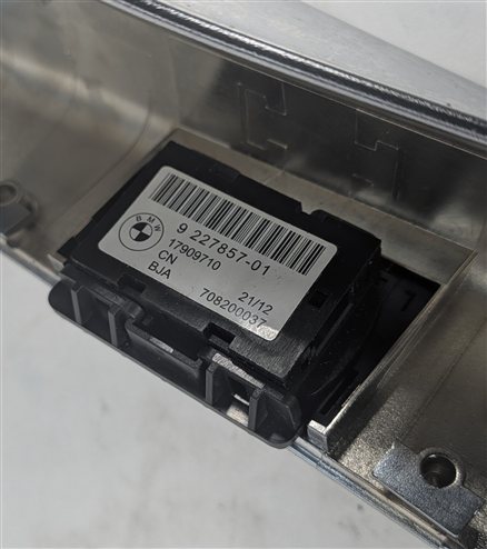 Thumbnail 6: 2013 BMW 650I F06 FRONT LEFT SEAT BELT GUIDE COVER w/ADJUSTMENT SWITCH (SILVER)