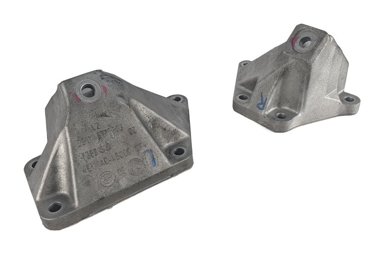 Thumbnail 3: 2013 BMW 650I GRAN COUPE F06 4.4L N63 LEFT/RIGHT ENGINE MOUNT BRACKET SET/2