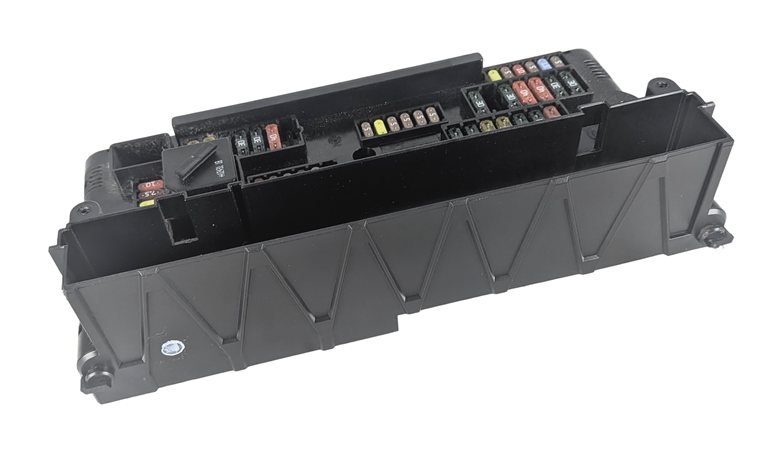 Thumbnail 4: 2013 BMW 650I GRAN COUPE F06 4.4L FRONT POWER DISTRIBUTION FUSE BOX