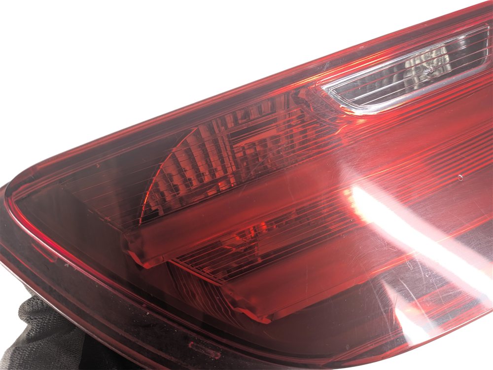 Thumbnail 6: 12-19 BMW 640i 650i M6 (F06 F12 F13) RIGHT PASSENGER INNER TAILLIGHT LIGHT LAMP