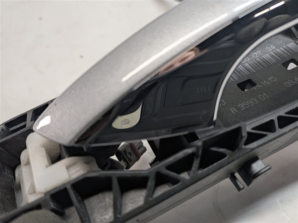 Thumbnail 9: 10-16 CLA E GLK A207 C207 C117 X204 RIGHT FRONT KEYLESS GO DOOR HANDLE (Silver)