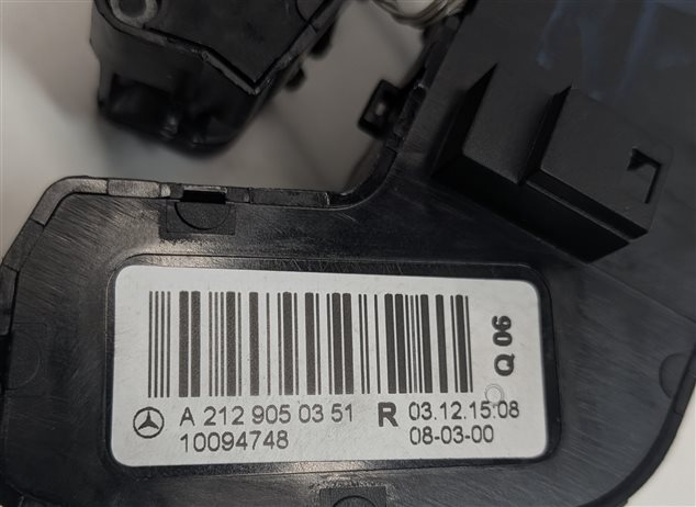 Thumbnail 8: 2016 MERCEDES E400 COUPE (C207) FRONT RIGHT PASSENGER SEAT MEMORY CONTROL SWITCH