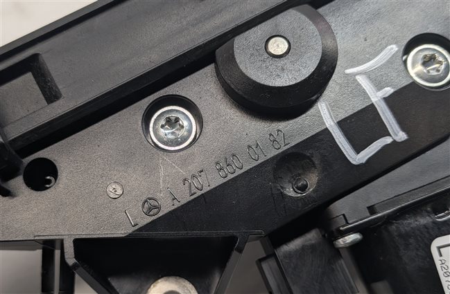Thumbnail 8: 2016 MERCEDES E400 COUPE (C207) FRONT LEFT DRIVER SEATBELT HANDOVER ARM w/MOTOR