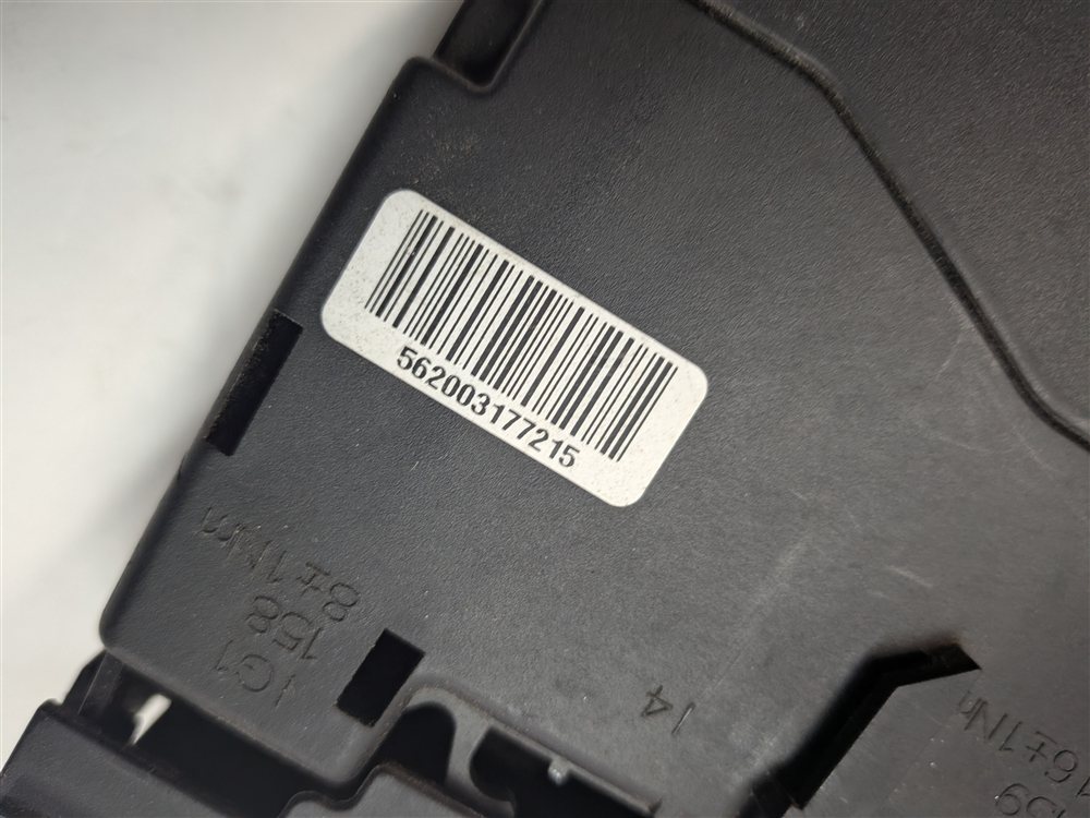Thumbnail 6: 2016 MERCEDES E400 COUPE (C207) 3.0L POSITIVE BATTERY TERMINAL JUNCTION BLOCK