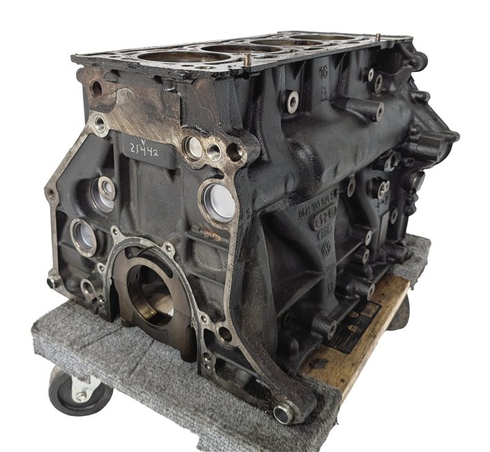 Thumbnail 4: 2011-2017 AUDI A4 A5 A6 Q5 TT (B8 8K 8T 8R MK2) 2.0L TURBO ENGINE CYLINDER BLOCK