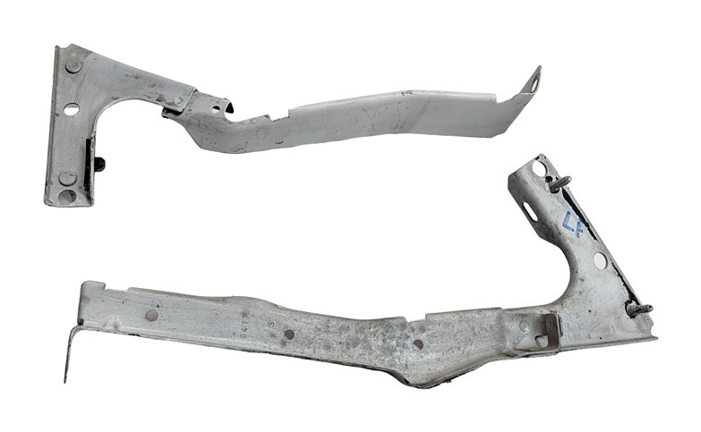 Thumbnail 3: 2014 AUDI A5 (B8 8T) FRONT FENDER MOUNT SUPPORT BRACKET LEFT/RIGHT SET/2