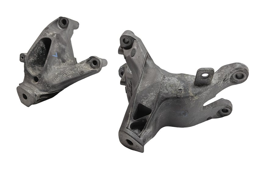 Thumbnail 4: 2014 AUDI A5 (B8 8T) 2.0L (CPMB) ENGINE MOTOR MOUNT BRACKET LEFT/RIGHT SET/2