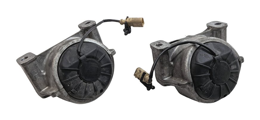 Thumbnail 4: 2014 AUDI A5 (B8 8T) 2.0L (CPMB) ENGINE MOTOR MOUNT INSULATOR LEFT/RIGHT SET/2