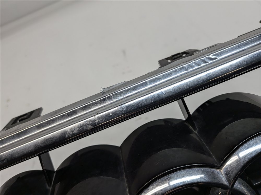 Thumbnail 11: 2013-2016 AUDI A5 (B8 8T) FRONT CENTER HOOD PRIMARY AIR VENT GRILLE TRIM