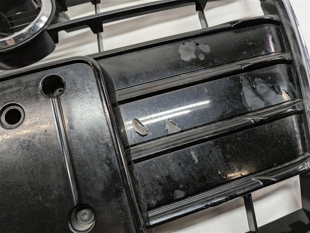 Thumbnail 8: 2013-2016 AUDI A5 (B8 8T) FRONT CENTER HOOD PRIMARY AIR VENT GRILLE TRIM
