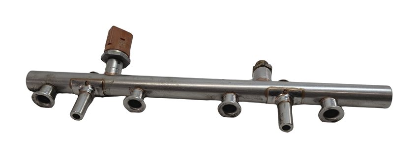 Thumbnail 2: 2014 AUDI A5 (B8 8T) 2.0L (CPMB) ENGINE FUEL INJECTOR RAIL w/PRESSURE SENSOR