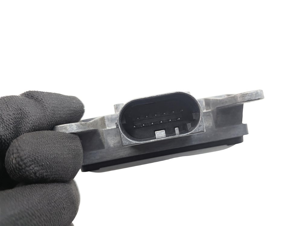 Thumbnail 4: 2017 BMW X5 (F15) LEFT DRIVER MASTER BLIND SPOT RADAR SENSOR MODULE
