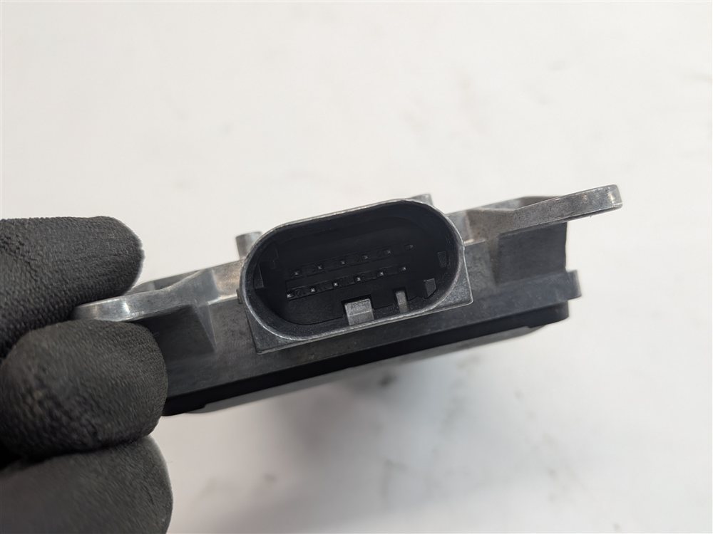 Thumbnail 5: 2017 BMW X5 (F15) RIGHT PASSENGER SLAVE BLIND SPOT RADAR SENSOR MODULE