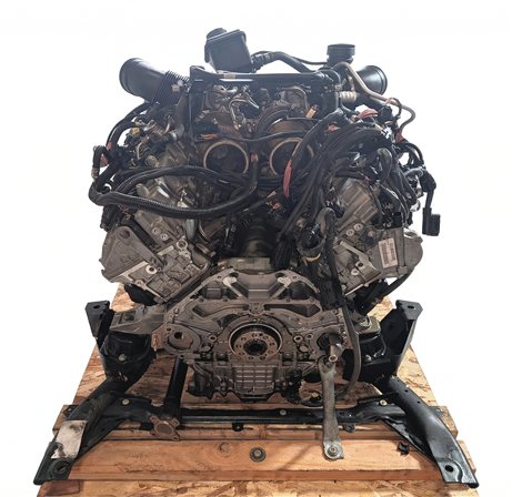 Thumbnail 7: 16-19 BMW X5 X6 (F15 F16) 4.4L N63 TWIN TURBO ENGINE ASSEMBLY VIDEO (97k)