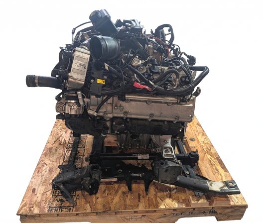 Thumbnail 9: 16-19 BMW X5 X6 (F15 F16) 4.4L N63 TWIN TURBO ENGINE ASSEMBLY VIDEO (97k)