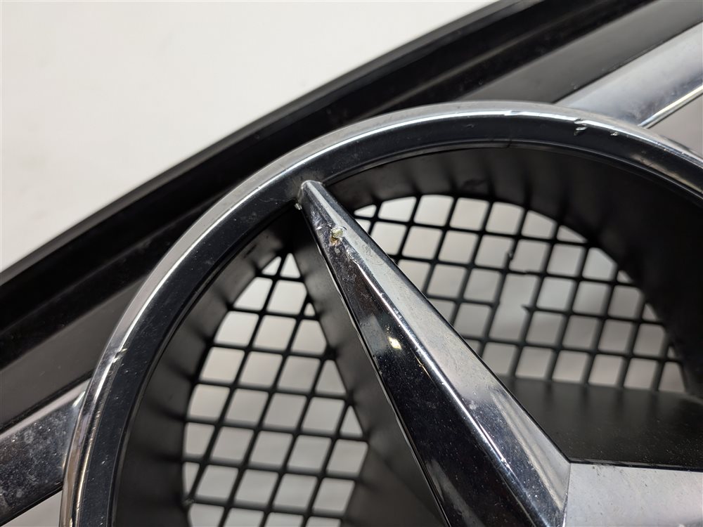 Thumbnail 10: 2012-2015 MERCEDES C250 C350 (C204) COUPE FRONT UPPER HOOD VENT GRILLE TRIM