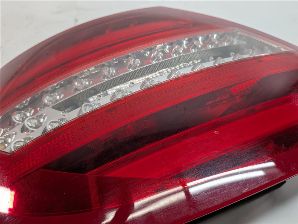 Thumbnail 10: 2012-2015 MERCEDES BENZ C250 C300 C350 (W204) LEFT DRIVER TAILLIGHT BRAKE LIGHT
