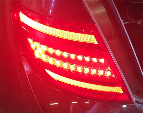Thumbnail 2: 2012-2015 MERCEDES BENZ C250 C300 C350 (W204) LEFT DRIVER TAILLIGHT BRAKE LIGHT