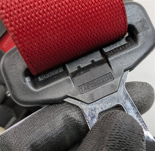 Thumbnail 8: 2014 MERCEDES C350 COUPE (W204) REAR LEFT SEATBELT RETRACTOR (Red)