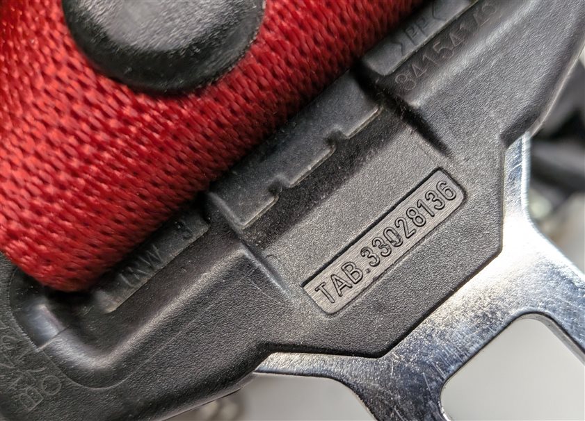 Thumbnail 7: 2014 MERCEDES C350 COUPE (W204) REAR RIGHT SEATBELT RETRACTOR (Red)
