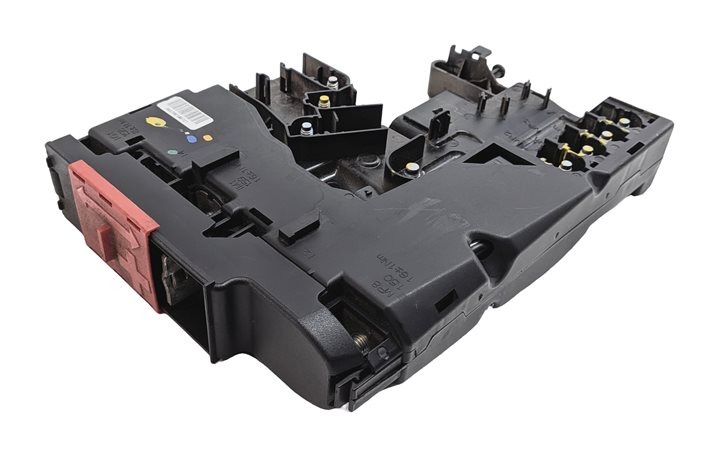 2014 MERCEDES C350 COUPE (W204) 3.5L REAR TRUNK BATTERY FUSE BOX RELAY CARRIER