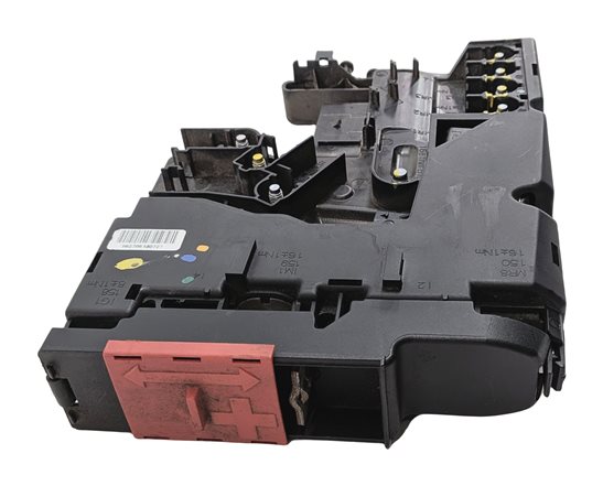 Thumbnail 2: 2014 MERCEDES C350 COUPE (W204) 3.5L REAR TRUNK BATTERY FUSE BOX RELAY CARRIER