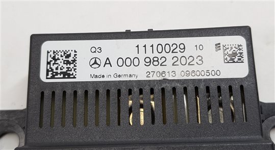 Thumbnail 6: 2014 MERCEDES C350 COUPE (W204) 3.5L BATTERY CONTROL RELAY MODULE COMPUTER