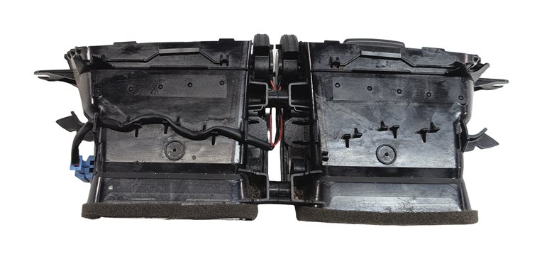 Thumbnail 5: 2014 MERCEDES C350 COUPE (W204) FRONT CENTER DASH HEAT AC VENT (Black)