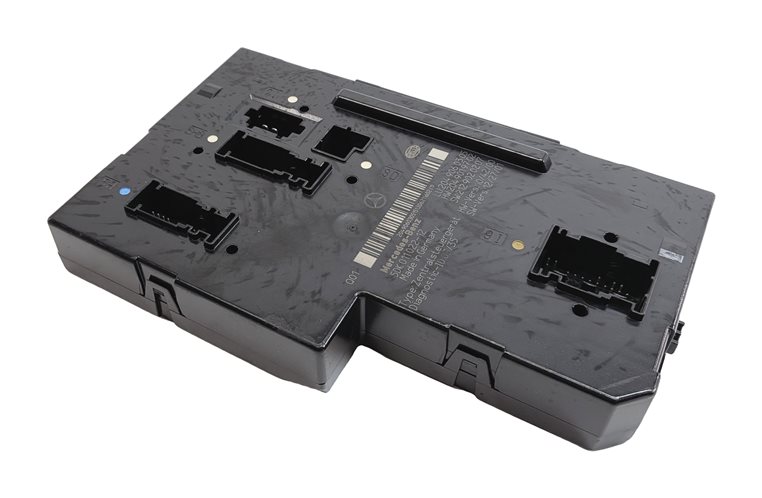 11-15 MERCEDES C250 C300 C350 (W204) REAR SIGNAL ACQUISITION CONTROL MODULE SAM