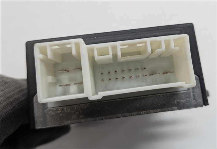 Thumbnail 4: 2008-2014 BMW X5 X5M X6 X6M (E70 E71 E72) 4.4L ENGINE FUEL PUMP CONTROL MODULE