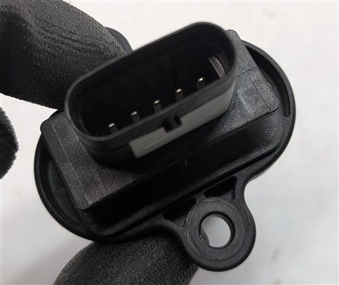 Thumbnail 6: 06-14 BMW 550i 750i 650i X5 X6 (E60 E70 E71 F01 F10) V8 MASS AIR FLOW SENSOR MAF