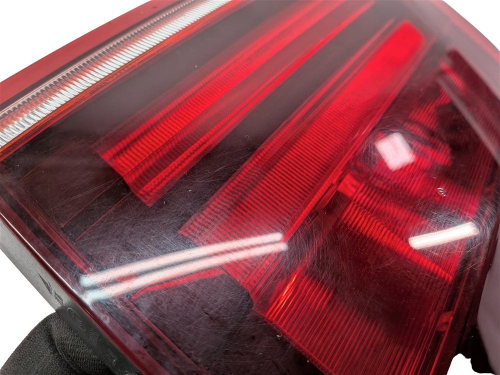 Thumbnail 10: 11-13 BMW X5 X5M (E70) LEFT DRIVER INNER TAILLIGHT LIGHT LAMP (INCANDESCENT)