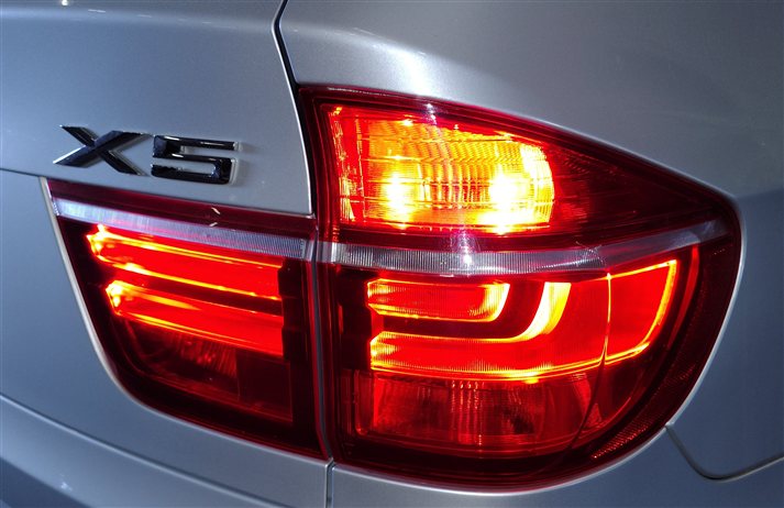 Thumbnail 2: 2011-2013 BMW X5 X5M (E70) RIGHT PASSENGER REAR OUTER TAILLIGHT BRAKE LIGHT LAMP