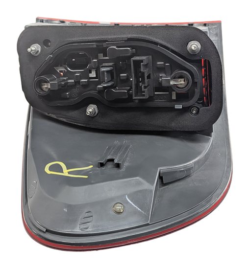 Thumbnail 6: 2011-2013 BMW X5 X5M (E70) RIGHT PASSENGER REAR OUTER TAILLIGHT BRAKE LIGHT LAMP