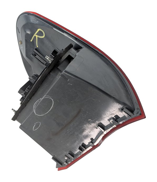 Thumbnail 8: 2011-2013 BMW X5 X5M (E70) RIGHT PASSENGER REAR OUTER TAILLIGHT BRAKE LIGHT LAMP