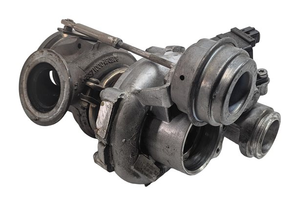 08-14 BMW 550i 750i X5 X6 (E70 E71 F01 F10) 4.4L N63 ENGINE LEFT TURBOCHARGER