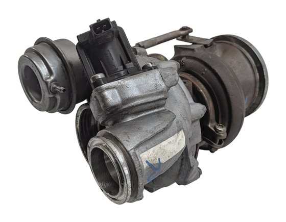 Thumbnail 1: 08-14 BMW 550i 750i X5 X6 (E70 E71 F01 F10) 4.4L N63 ENGINE RIGHT TURBOCHARGER