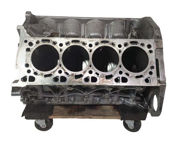 Thumbnail 2: 09-14 BMW 550i 550iGT 750i X5 X6 (F01 F06 F07 F10) 4.4L TWIN TURBO ENGINE BLOCK