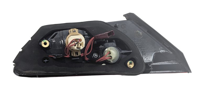 Thumbnail 4: 12-19 BMW 640i 650i M6 (F06 F12 F13) RIGHT PASSENGER INNER TAILLIGHT LIGHT LAMP