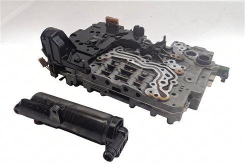 Thumbnail 1: 13-19 BMW 550i 650i 750i (F01 F02 F10) 8HP70 TRANSMISSION VALVE BODY w/ OIL PUMP