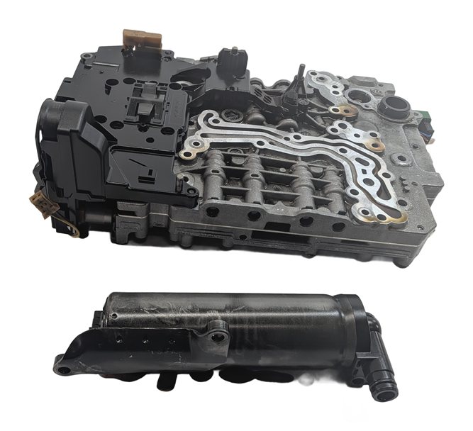 Thumbnail 2: 13-19 BMW 550i 650i 750i (F01 F02 F10) 8HP70 TRANSMISSION VALVE BODY w/ OIL PUMP