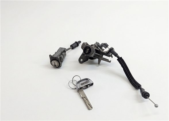 2012 AUDI A8 (D4 4H) DOOR LOCK CYLINDER ASSEMBLY w/KEY SET/2